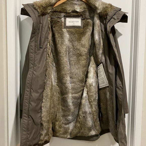 Aritzia Babaton Oskar Parka - Picture 4 of 10